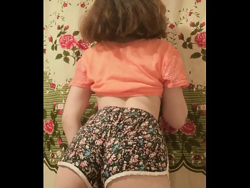 ❤️ Leanabh òg sexy a ’toirt dheth na shorts aice air a’ chamara ❤❌  Pornografach  leinn gd.xxxnd.ru ❌